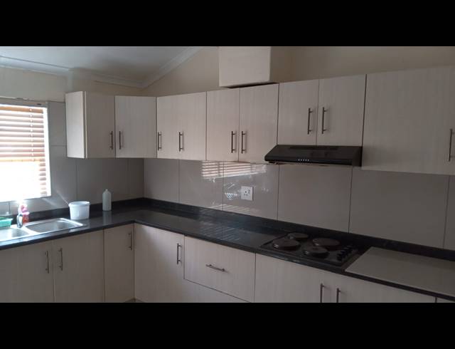 4 BEDROOM HOUSE FOR SALE IN NEWHOLME